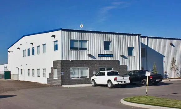 Steel office and shop building by Metal Building Systems